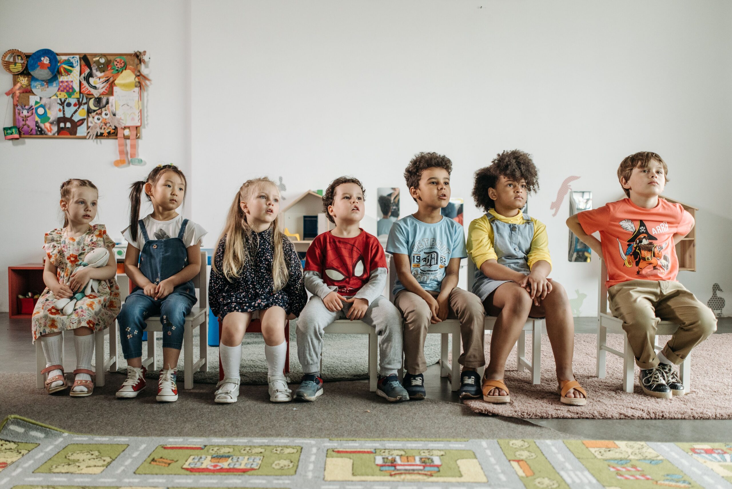 Der Unterschied zwischen Kita, Kindergarten und Krippe – kurz erklärt